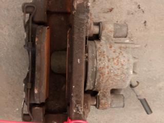 суппорт передний правый Volvo V70 2 поколение (2000 - 2005), 2.4 л., бензин