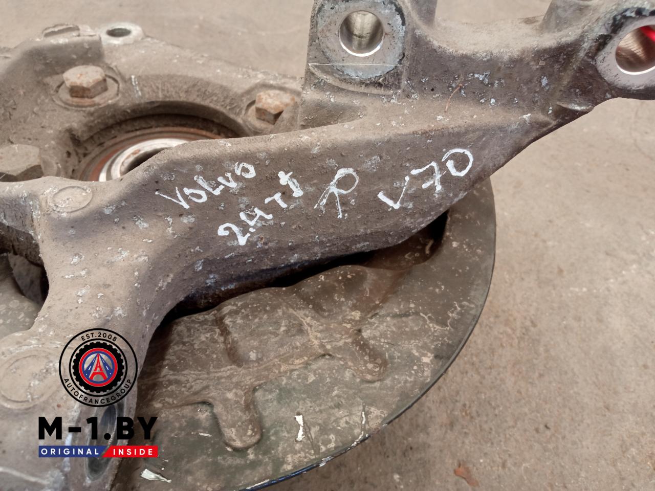 ступица передняя правая Volvo V70 2 поколение (2000 - 2005), 2.4 л., бензин - фото №1