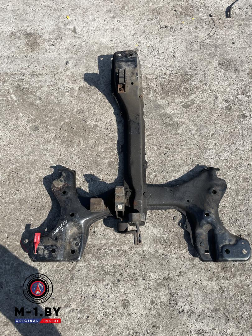 балка подвески передняя (подрамник) Toyota Corolla 9 поколение (E120/E130) (2000 - 2004), 1.3 л., бензин - фото №1