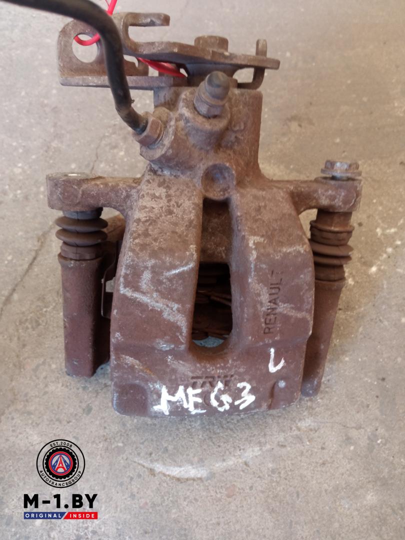 суппорт задний левый Renault Megane 3 поколение (2008 - 2014) - фото №1