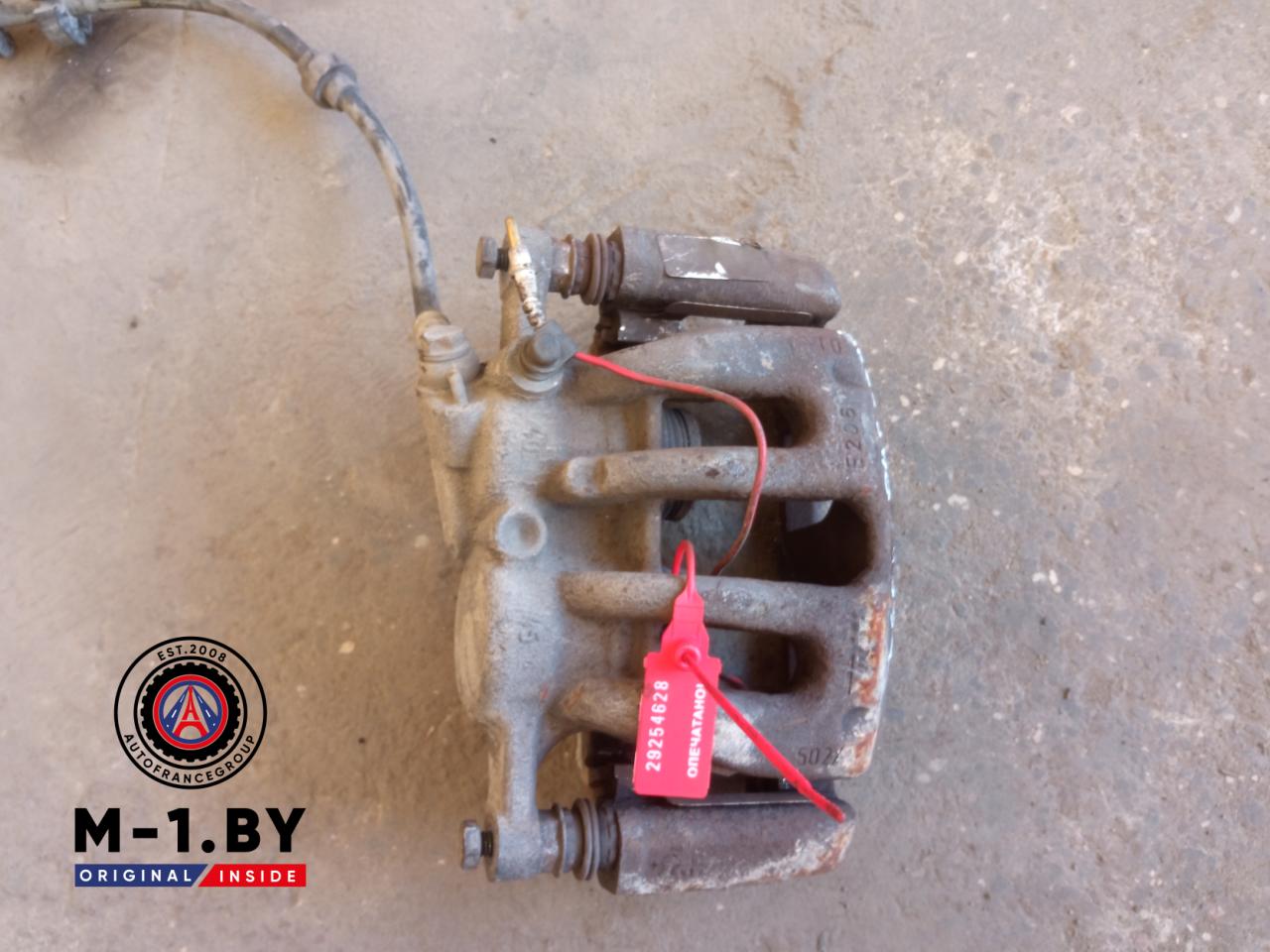 суппорт передний левый Peugeot 607 1 поколение 2004, 2.0 л. - фото №1