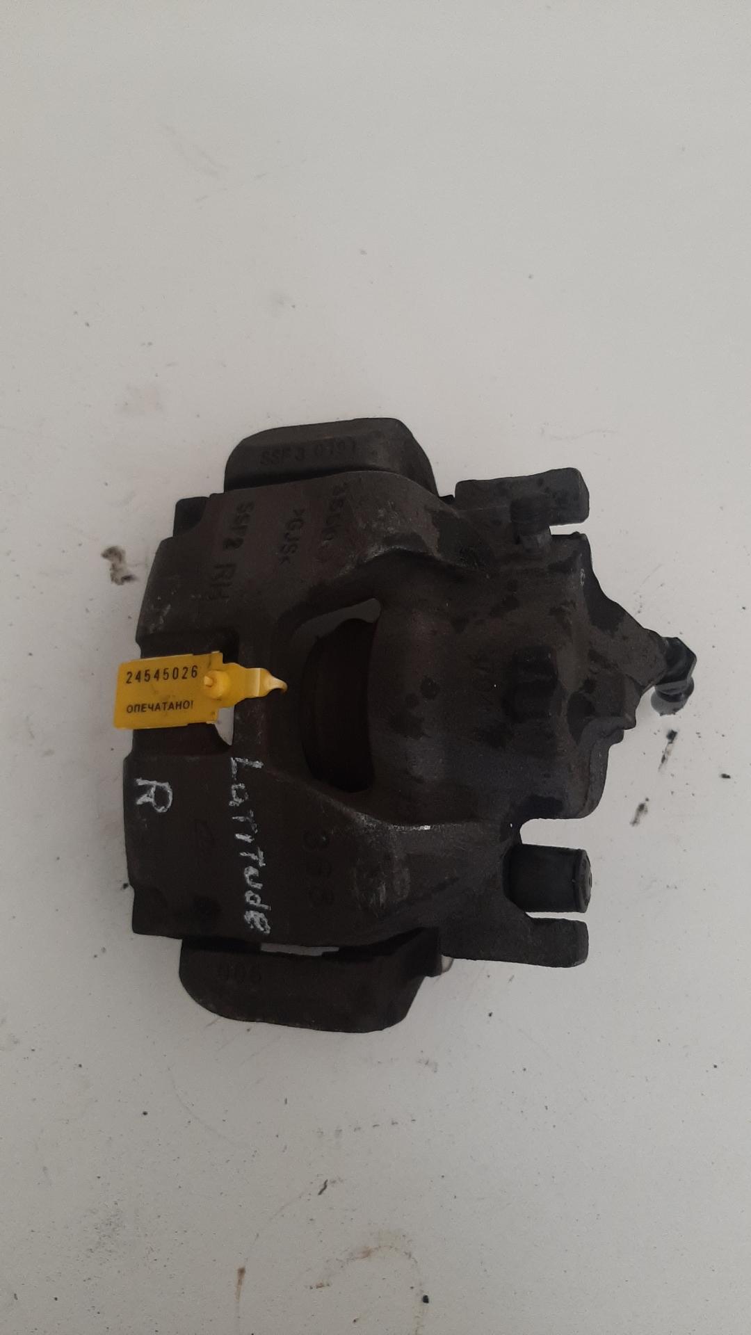 суппорт передний правый Renault Latitude 1 поколение 2011 - фото №1