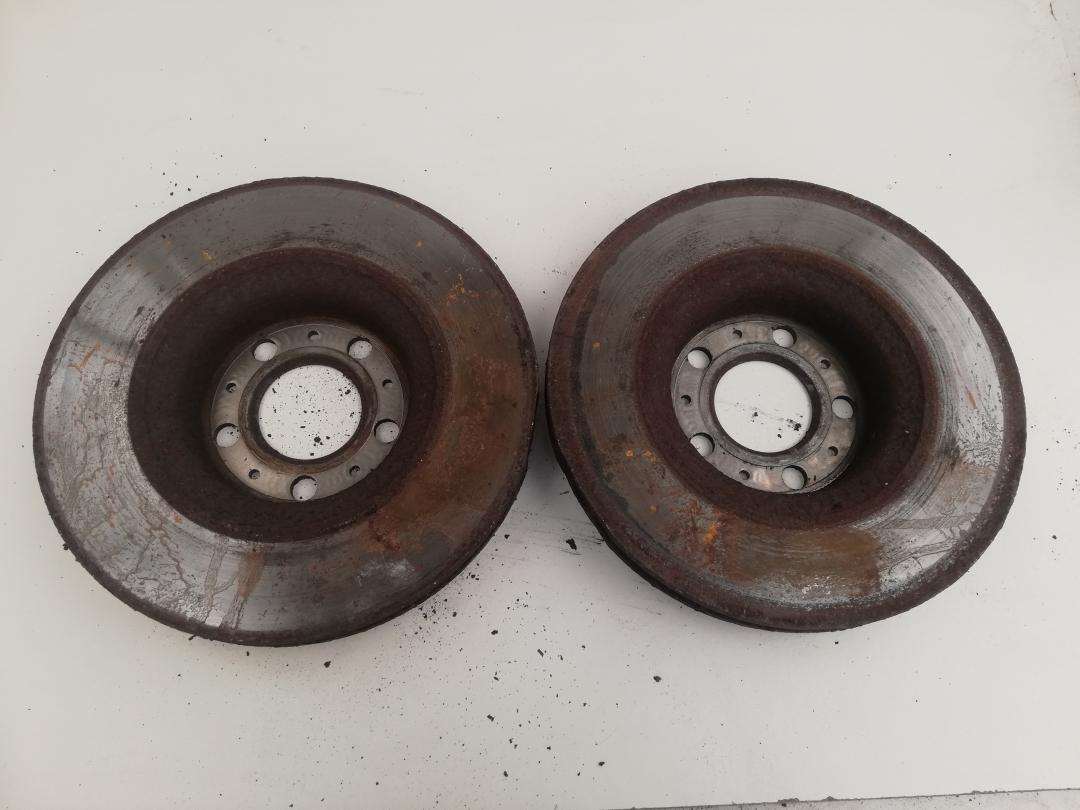 диски тормозные (комплект) Volvo XC70 2 поколение 2003, 2.5 л., бензин - фото №1