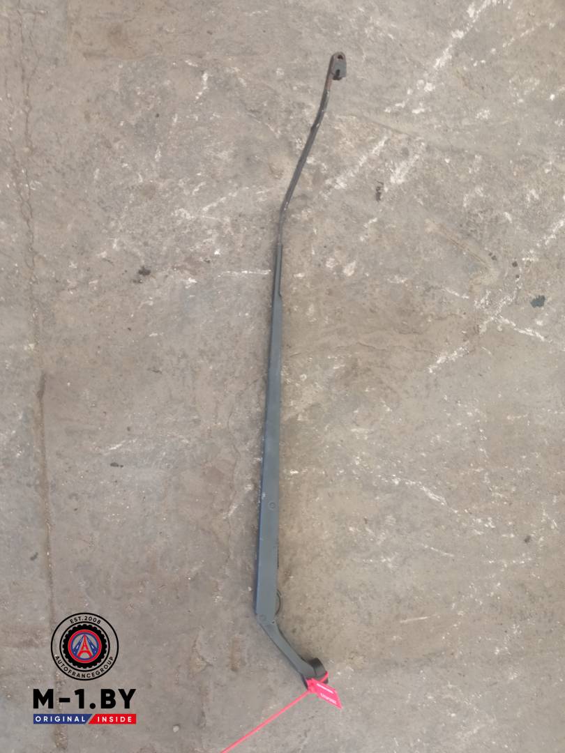 щеткодержатель (поводок стеклоочистителя, дворник) Toyota Corolla 9 поколение (E120/E130) (2000 - 2004) - фото №1