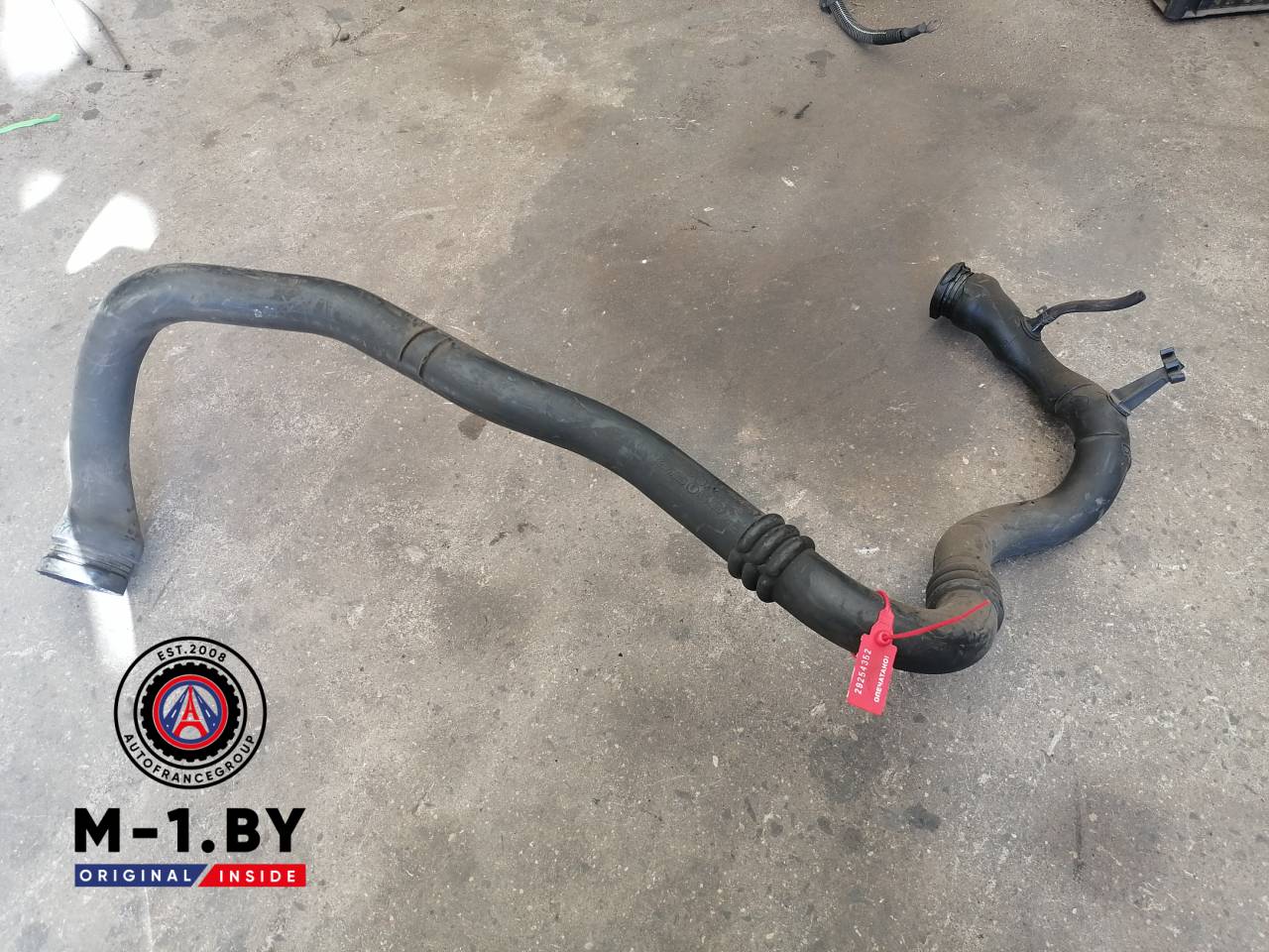 патрубок интеркулера Renault Logan 1 поколение (2004 - 2009), 1.5 л., дизель, 8200889766 - фото №1