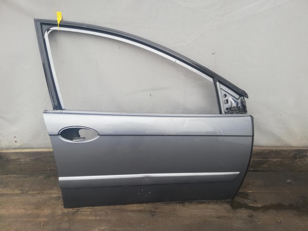 дверь передняя правая Citroen C5 1 поколение 2000 - фото №1