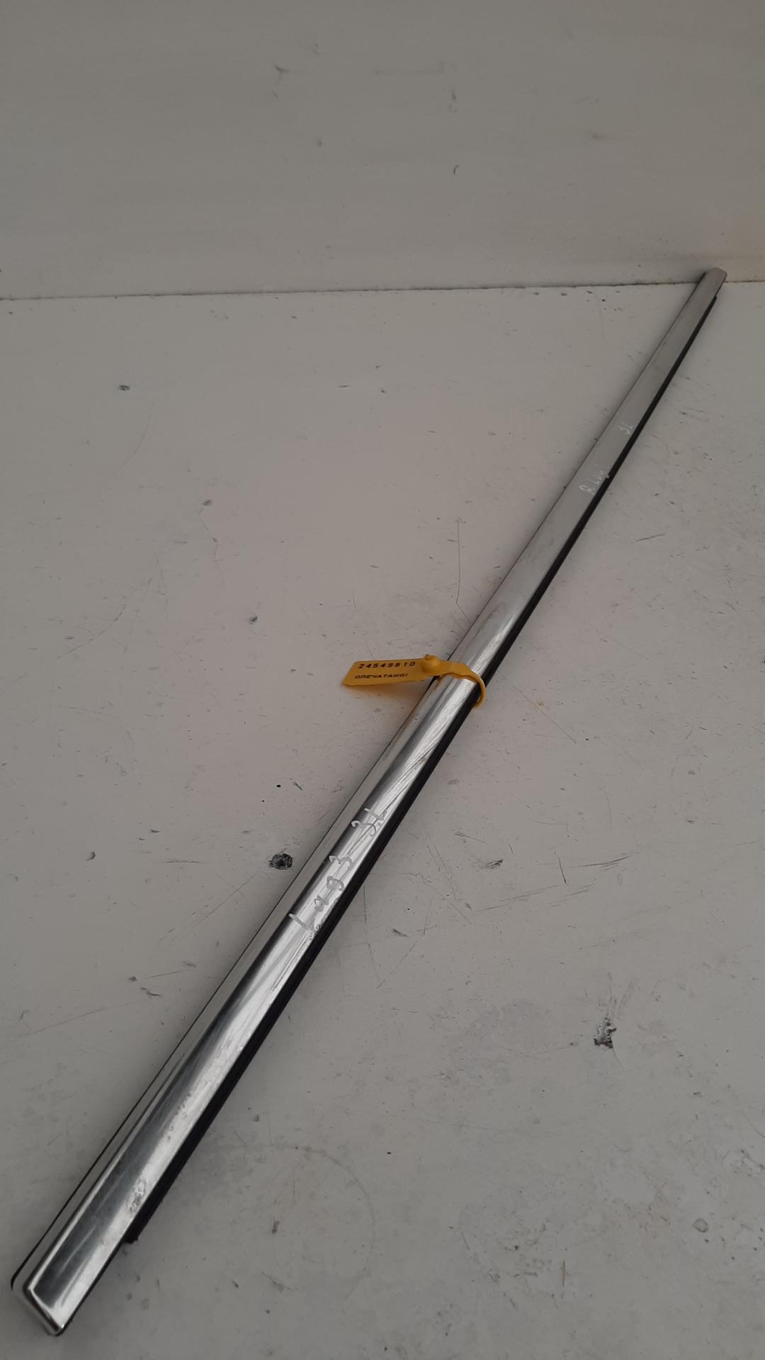 молдинг стекла Renault Laguna 3 поколение 2007 - фото №1