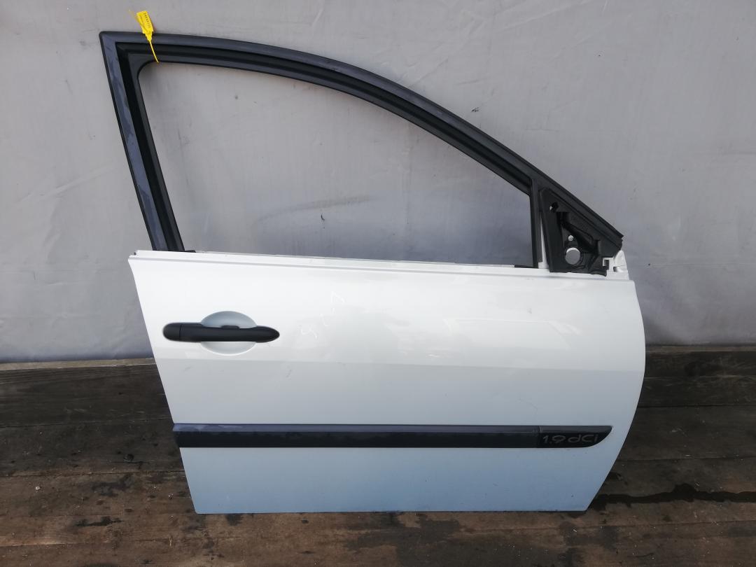дверь передняя правая Renault Megane 2 поколение 2002 - фото №1