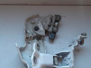 петля двери Nissan NV200 1 поколение 2009