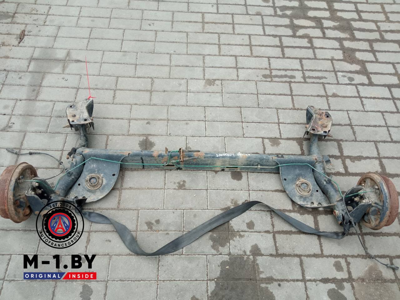 балка подвески задняя Renault Sandero 1 поколение (2009 - 2014), 1.6 л. - фото №1