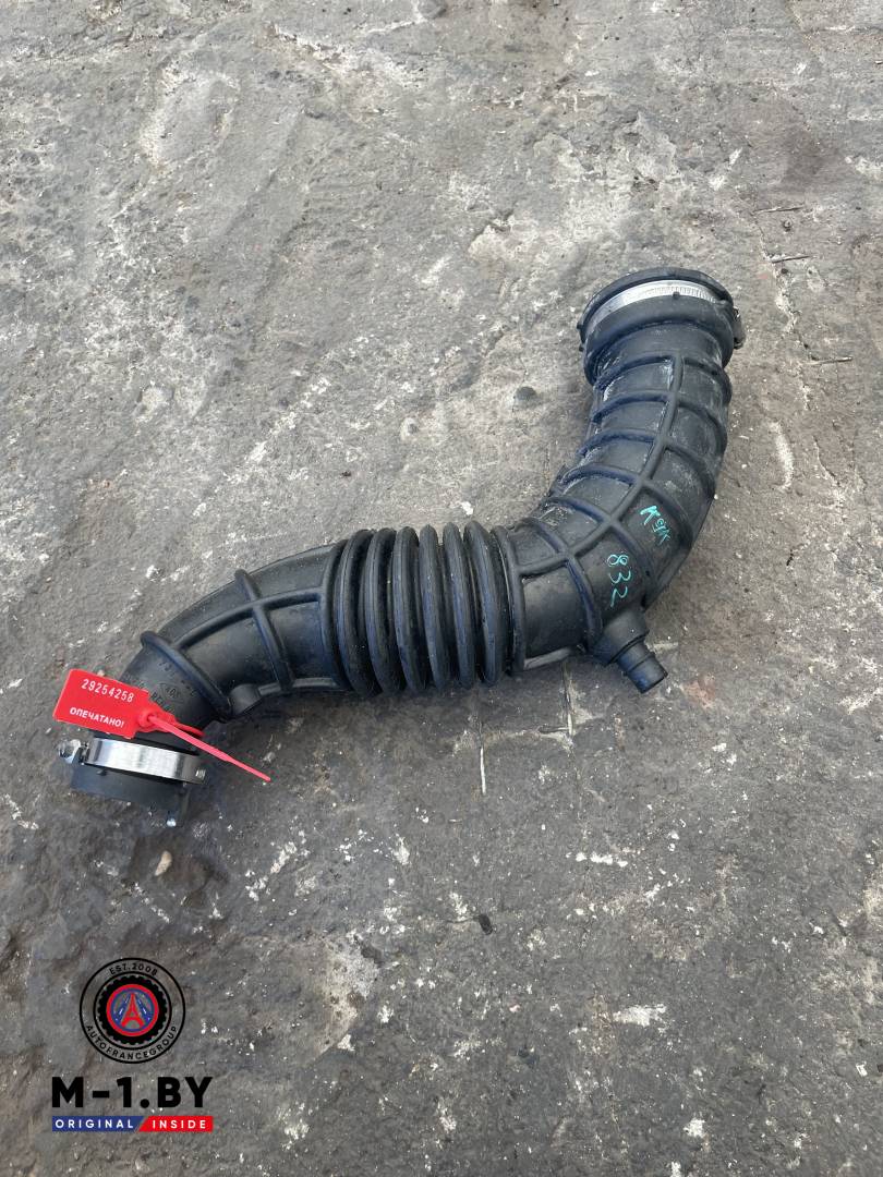 патрубок воздушного фильтра Renault Scenic 3 поколение (2009 - 2012), 1.5 л., дизель, 8200750731 - фото №1