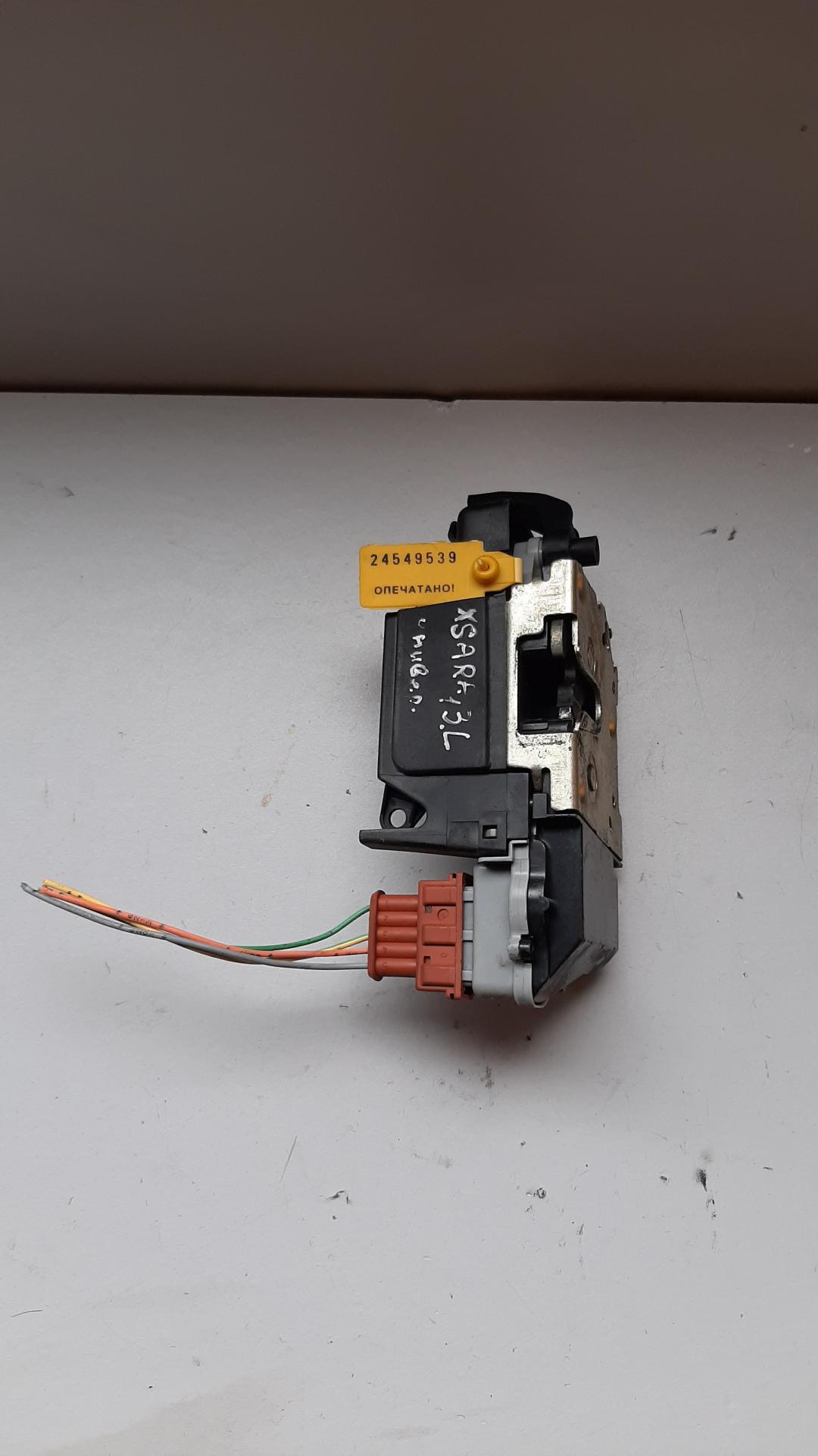 замок двери задней левой Citroen Xsara 1 поколение 1998 - фото №1