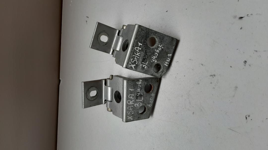 петля двери Citroen Xsara 1 поколение 1998 - фото №1