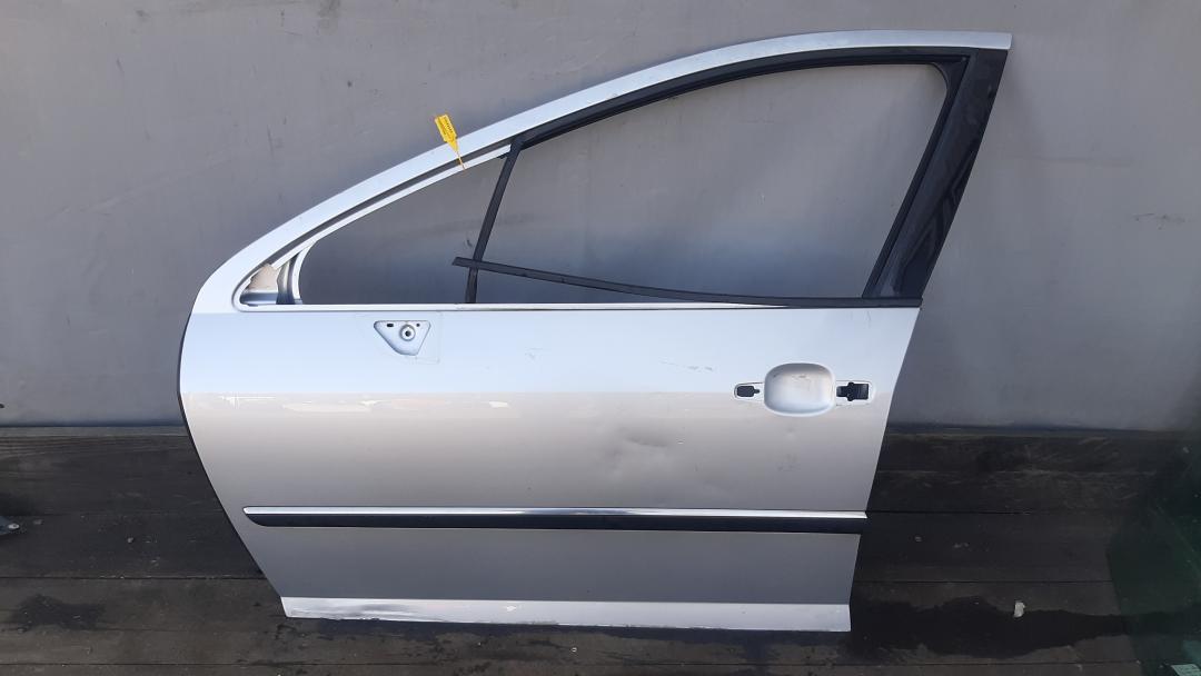 дверь передняя левая Peugeot 407 1 поколение 2005 - фото №1
