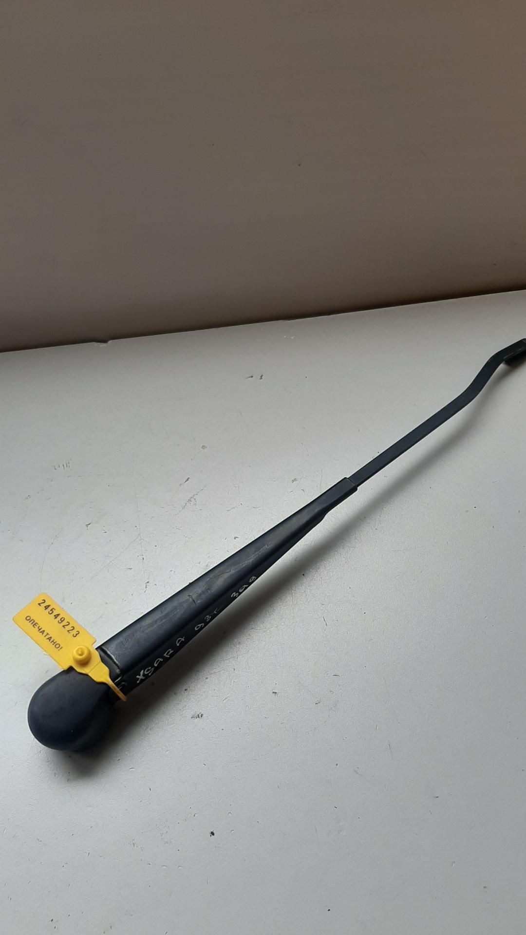 щеткодержатель задний Citroen Xsara 1 поколение 1998 - фото №1