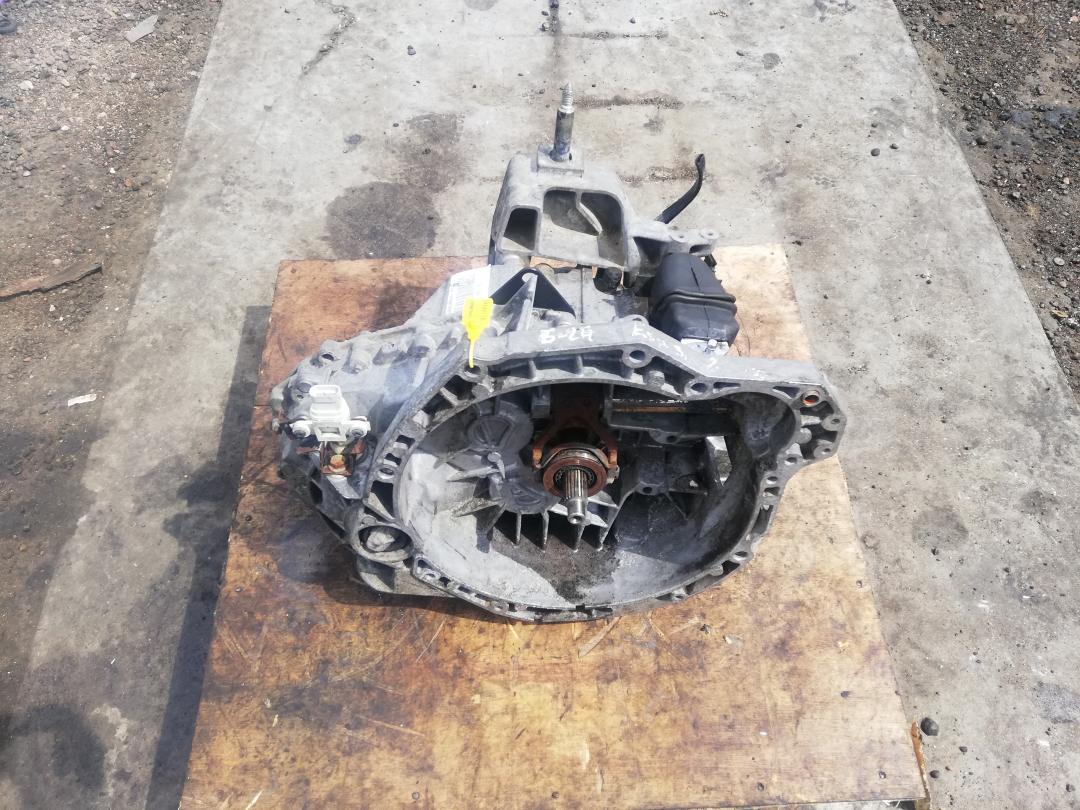 КПП механическая (МКПП) Renault Espace 3 поколение 2000, 2.2 л., дизель, 7700105692 - фото №1