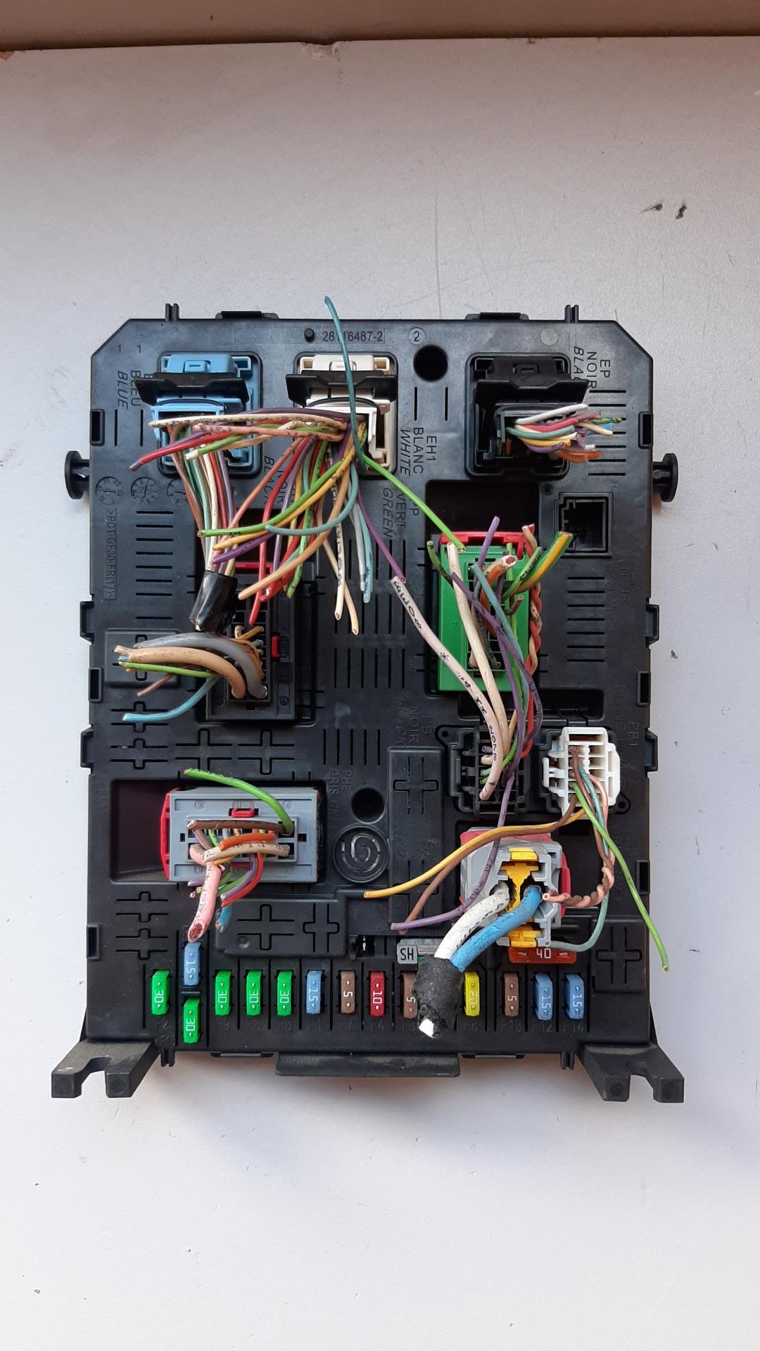 блок предохранителей Citroen C4 Picasso 1 поколение 2008, 966405908001 - фото №1