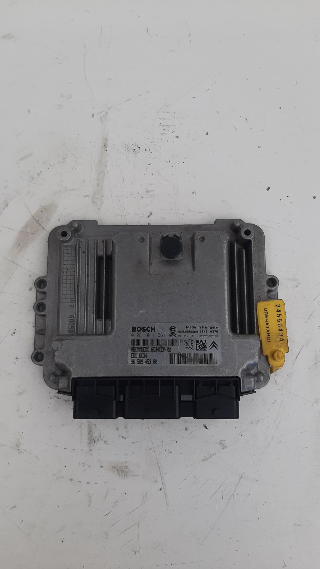блок управления двигателем Citroen C5 1 поколение 2001, 1.6 л., дизель, 0281011561, 9658945380 - фото №1
