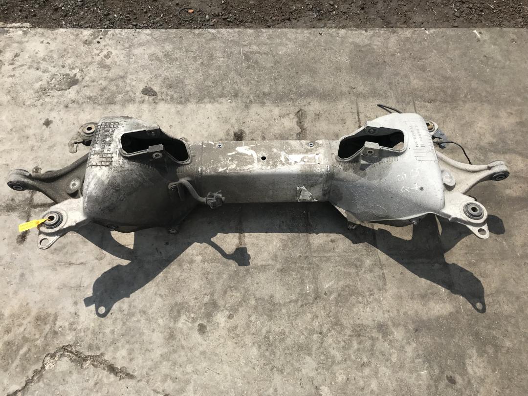 балка подвески задняя Citroen C5 2 поколение 2010, 9640718710 - фото №1