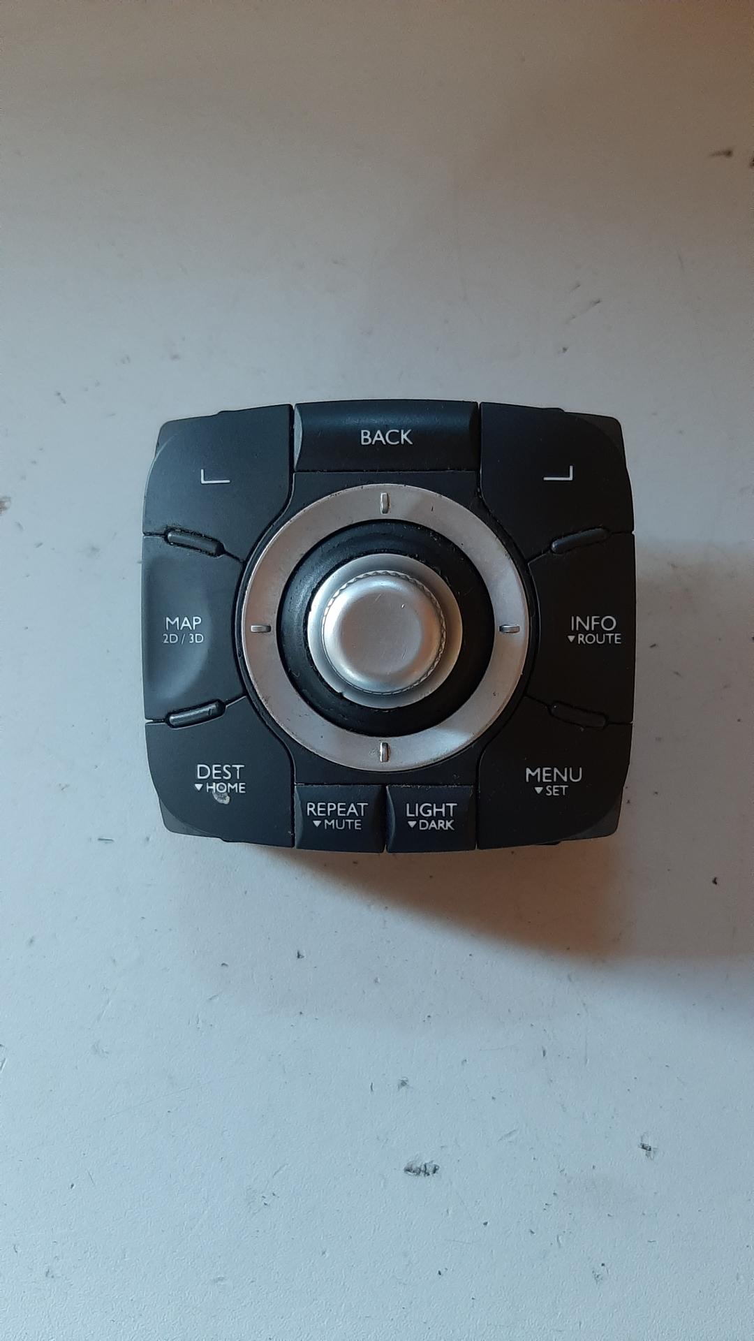 кнопка (выключатель) Renault Megane 3 поколение 2009, 253B00345R - фото №1