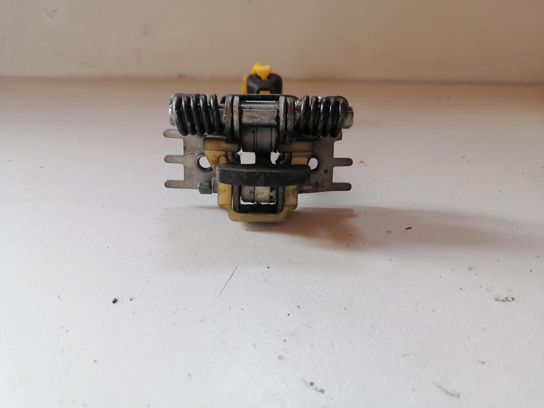 ограничитель открывания двери Renault Megane 3 поколение 2008 - фото №1