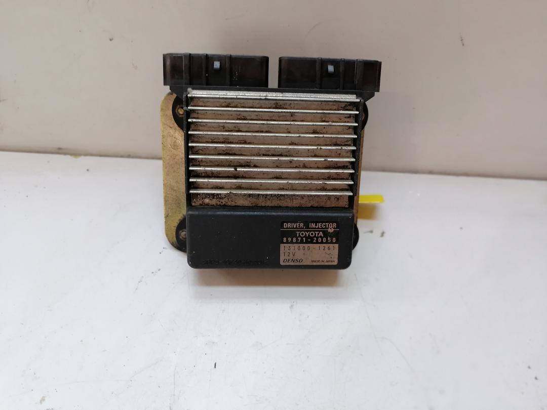 блок управления форсунками Toyota Avensis 2 поколение (T250) 2004, 8987120050 - фото №1