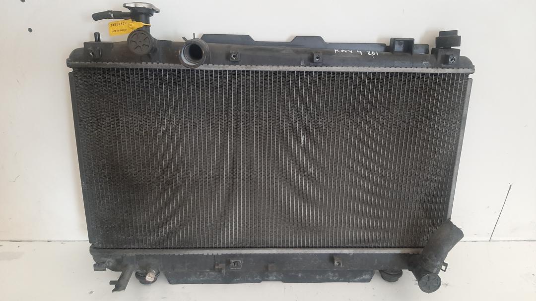 радиатор (основной) Toyota RAV4 2 поколение (XA20) 2002, 2.0 л., бензин - фото №1