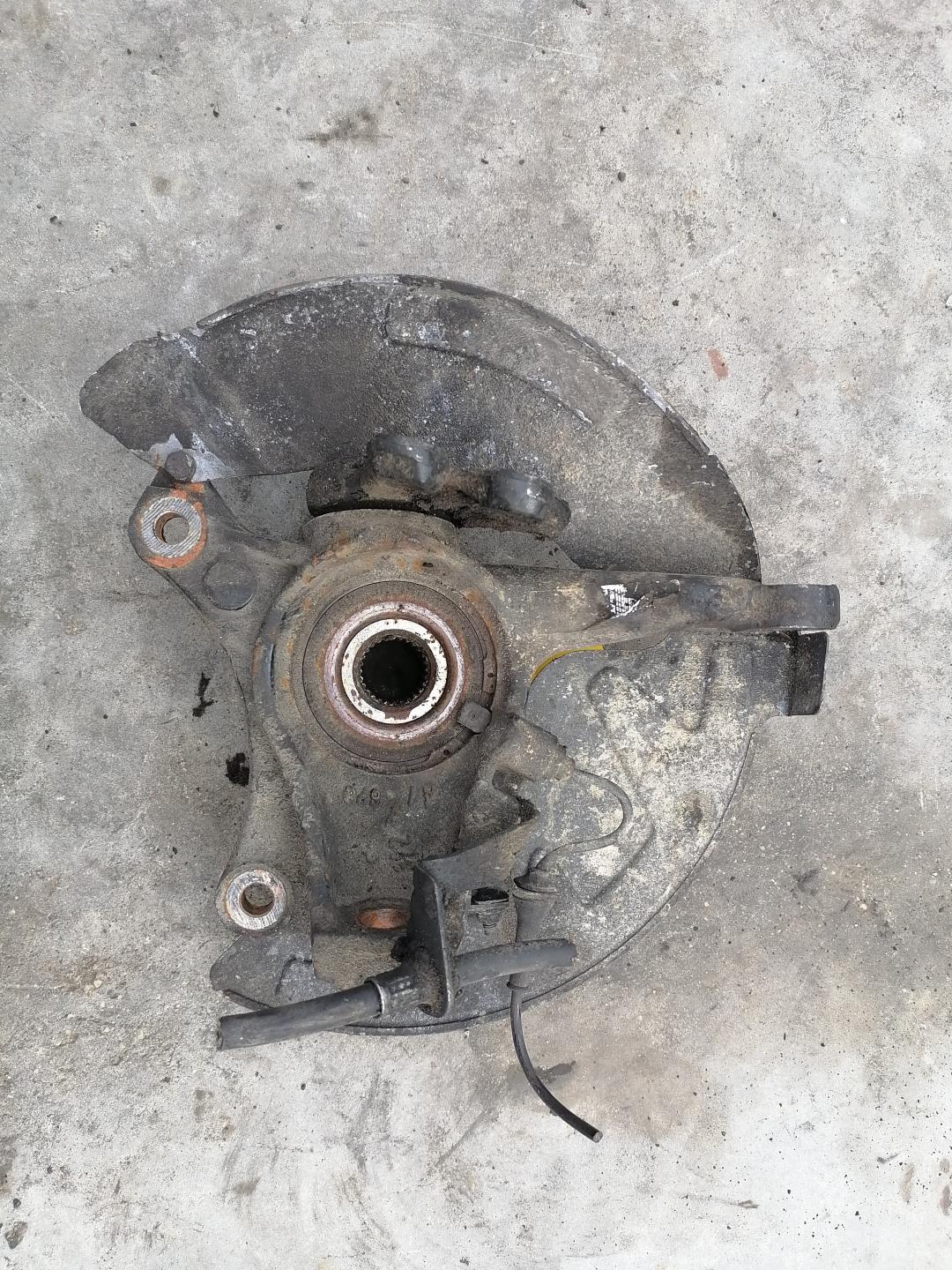 ступица передняя левая Citroen C5 2 поколение 2008, 2.0 л., дизель - фото №1