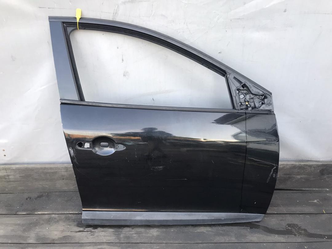 дверь передняя правая Renault Megane 3 поколение 2010 - фото №1