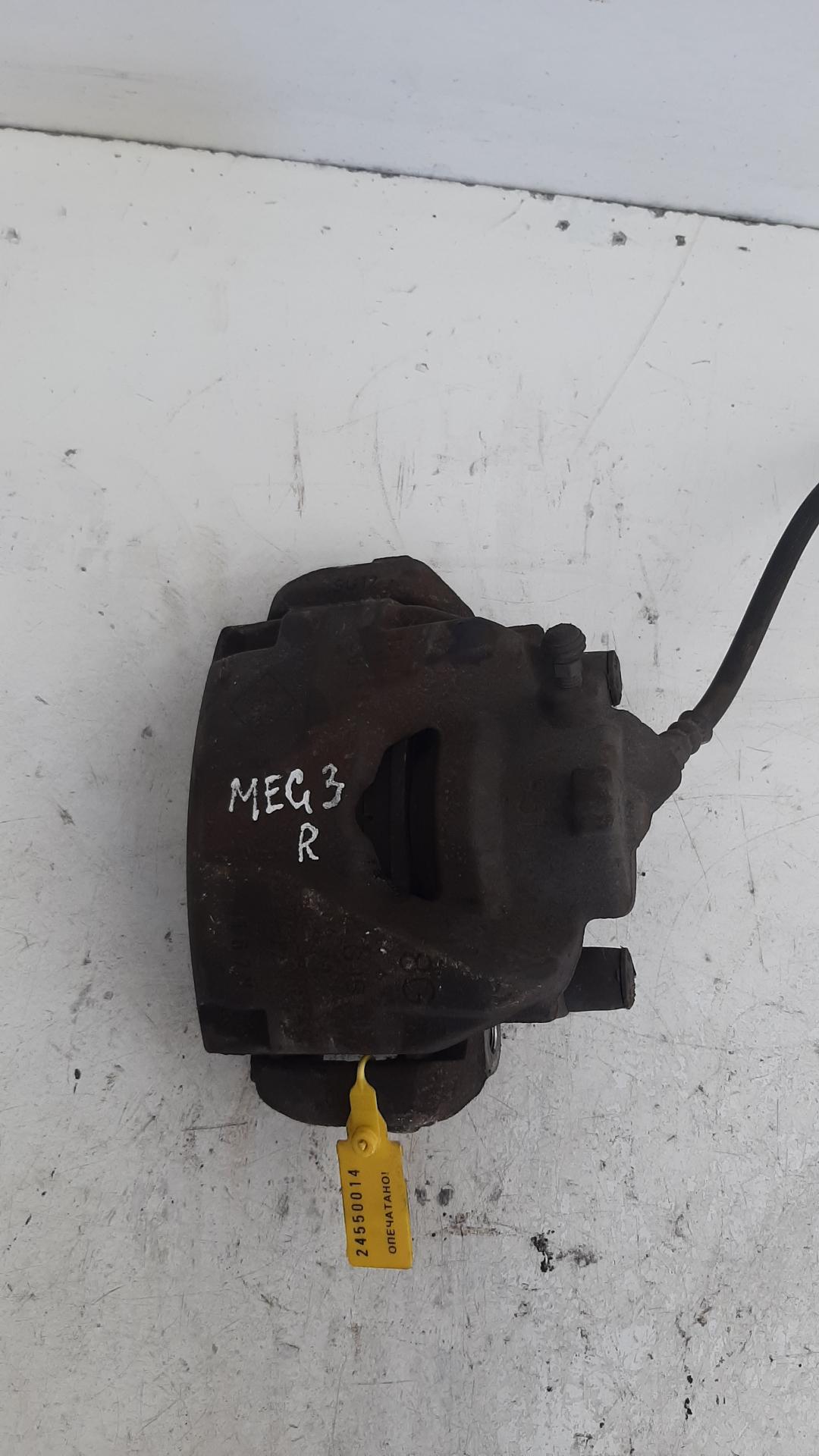 суппорт передний правый Renault Megane 3 поколение 2009, 1.5 л., дизель - фото №1