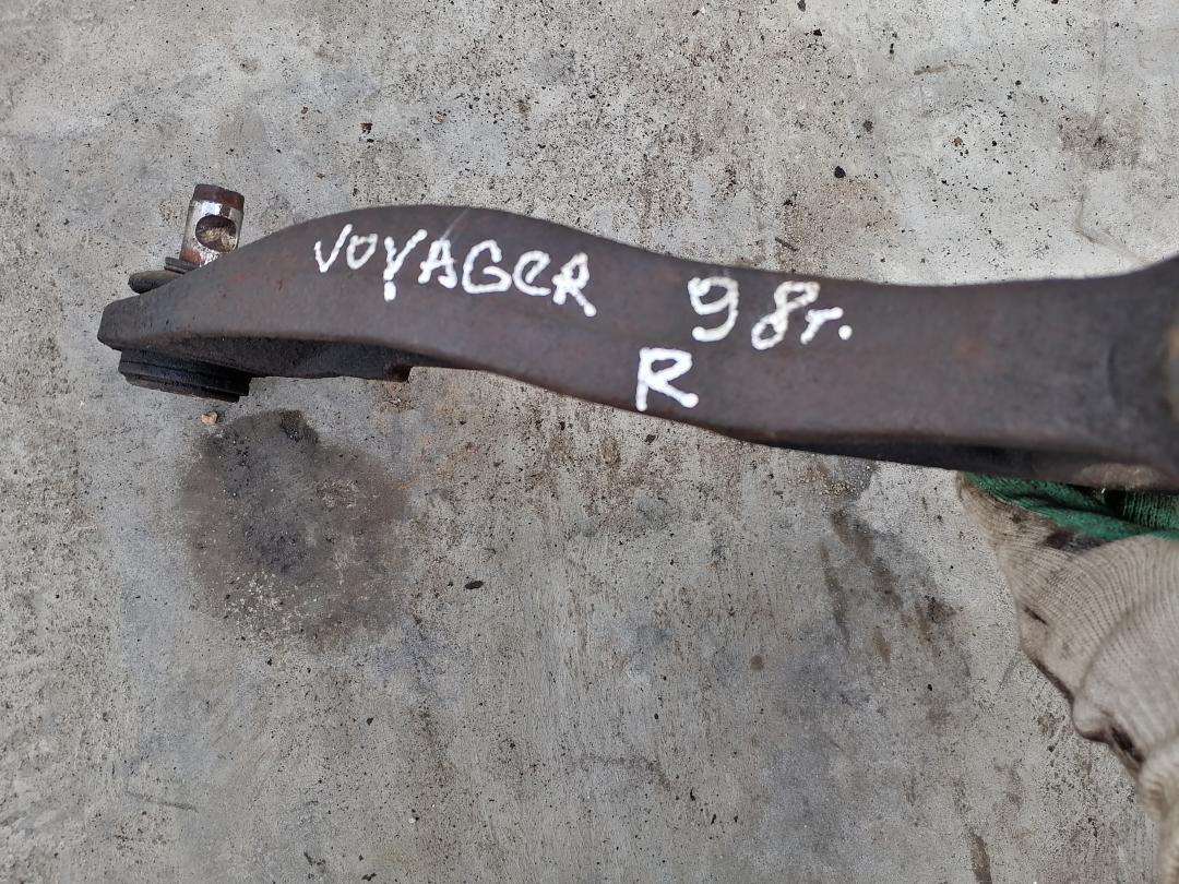 рычаг передний правый Chrysler Voyager 3 поколение 1998 - фото №1