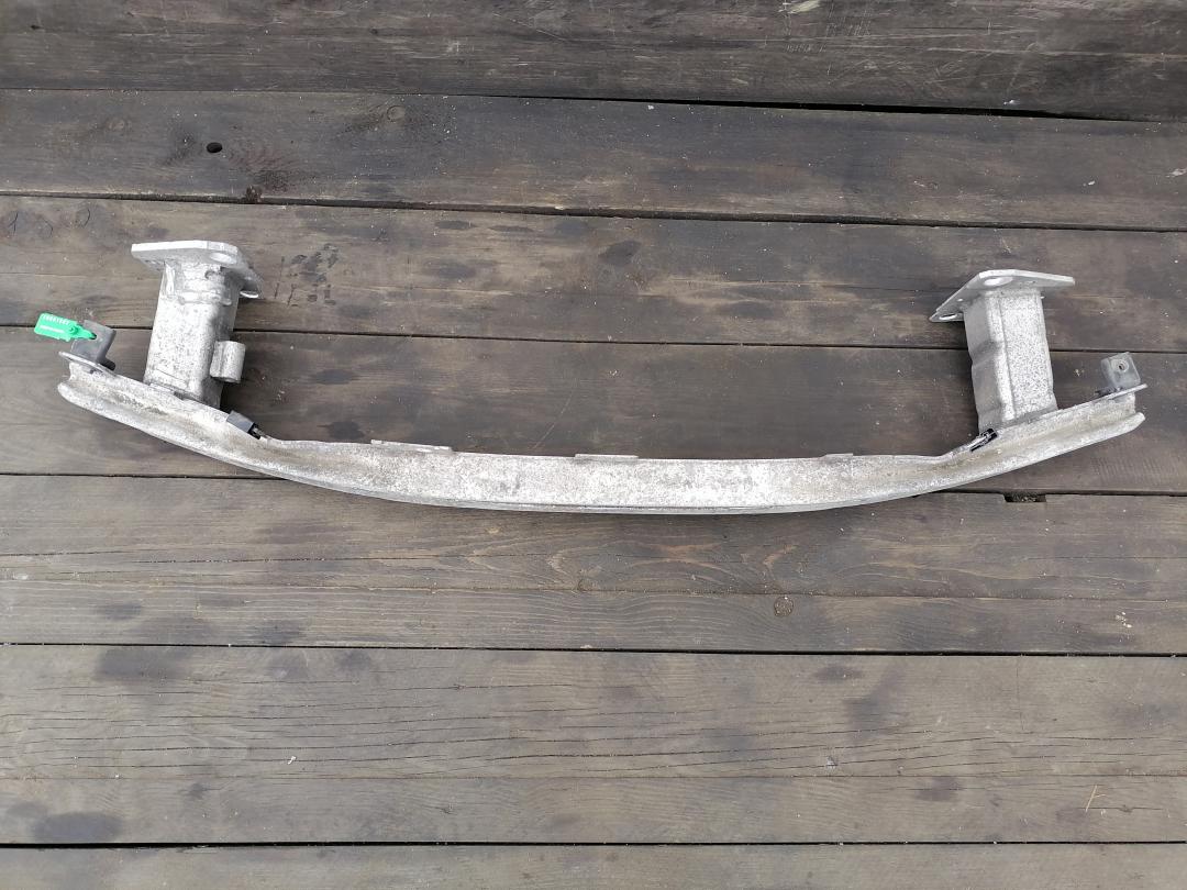 усилитель бампера переднего Renault Megane 3 поколение 2008 - фото №1