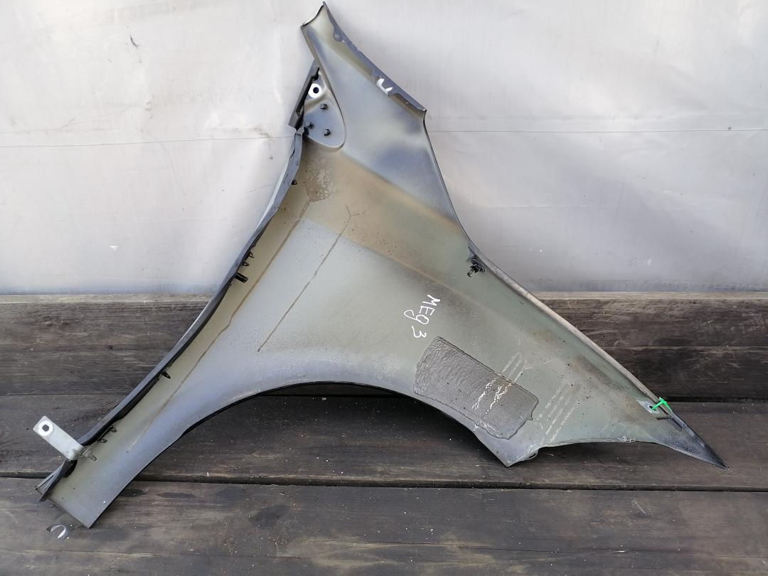 крыло переднее левое Renault Megane 3 поколение 2008, 8200993338 - фото №1