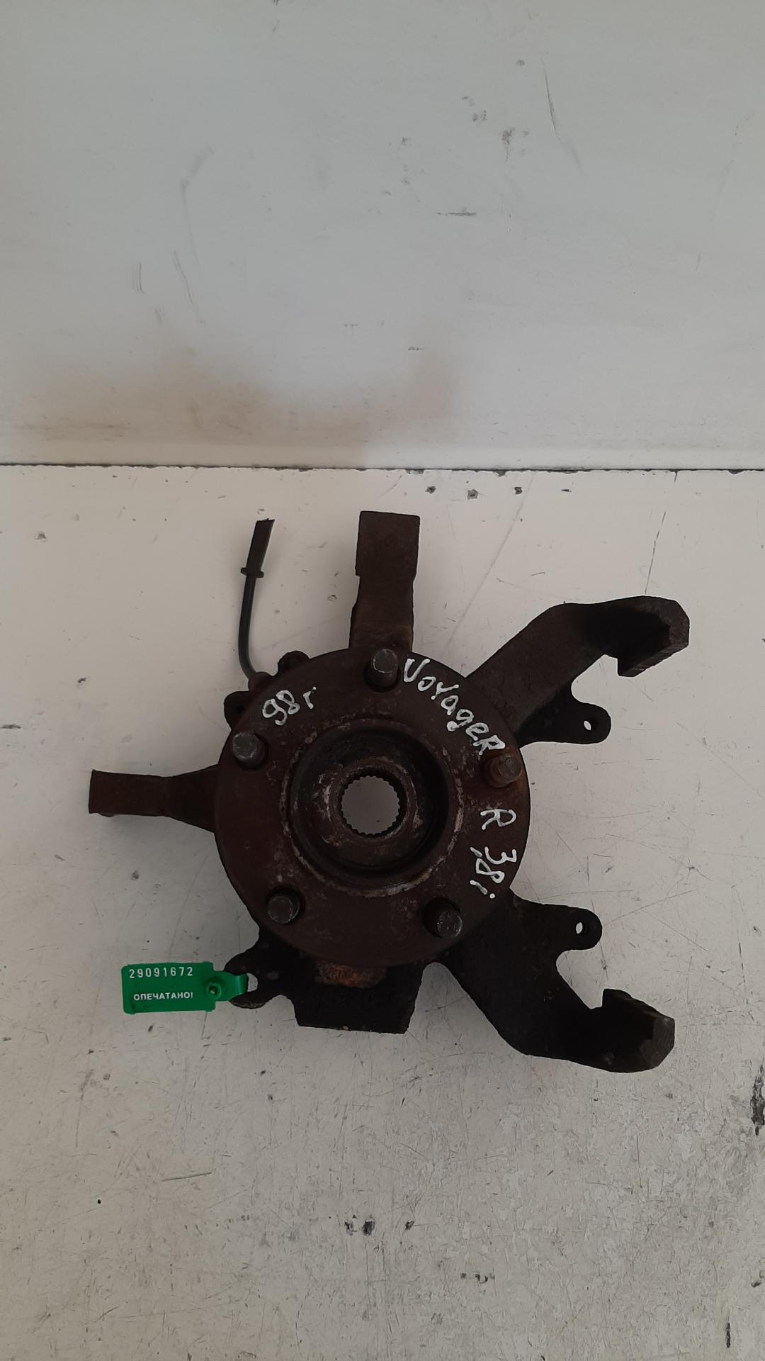 ступица передняя правая Chrysler Voyager 3 поколение 1998, 3.8 л., бензин - фото №1