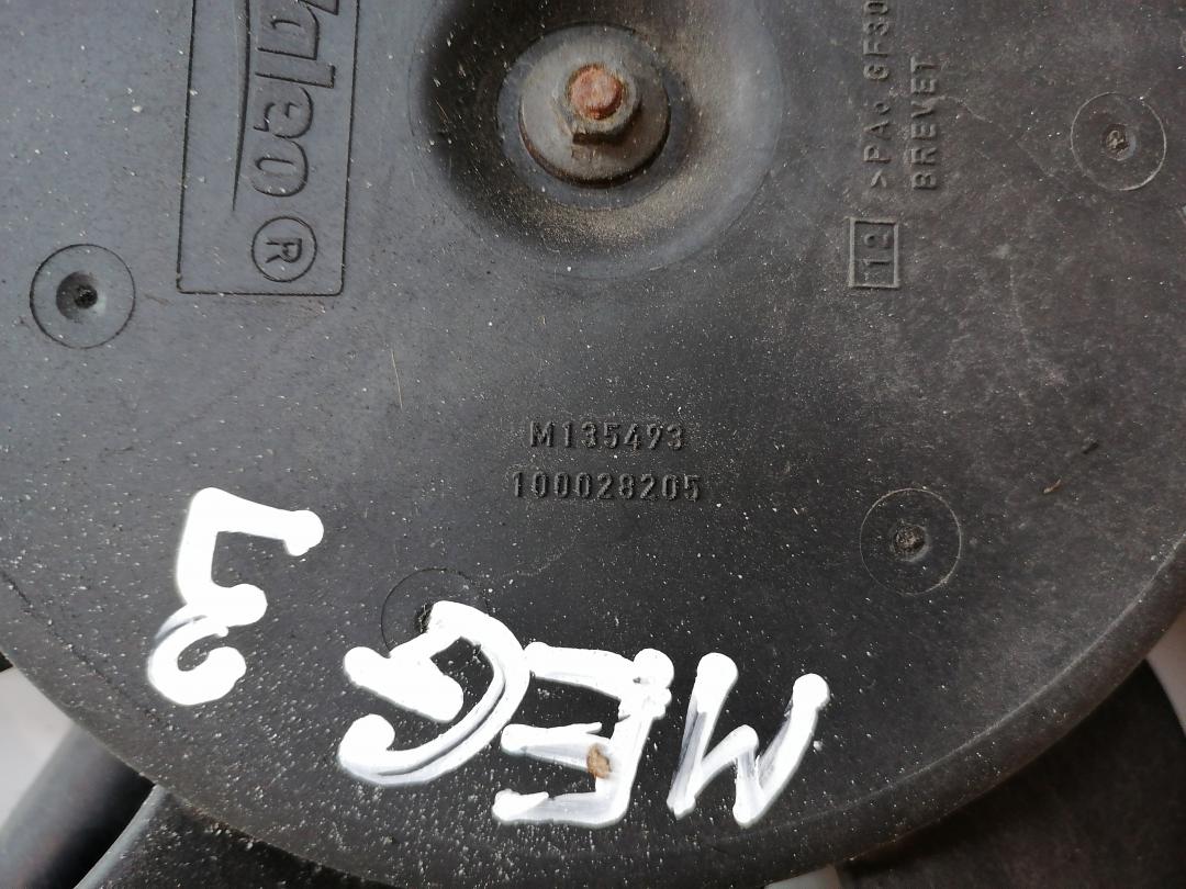 вентилятор радиатора Renault Megane 3 поколение 2009, 100028205 - фото №1