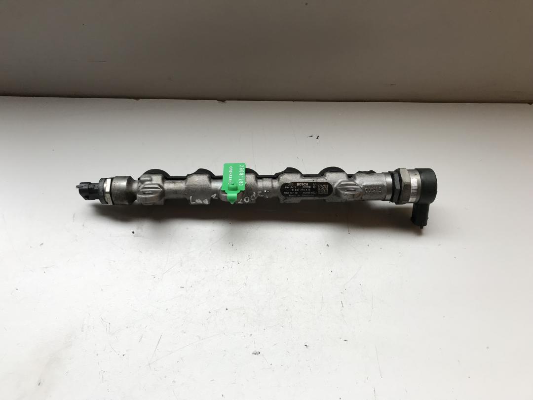 топливная рампа Renault Laguna 3 поколение 2007, 2.0 л., дизель, 8200942721, 8200610223, 0445214173, 8200610770, 0281002800 - фото №1