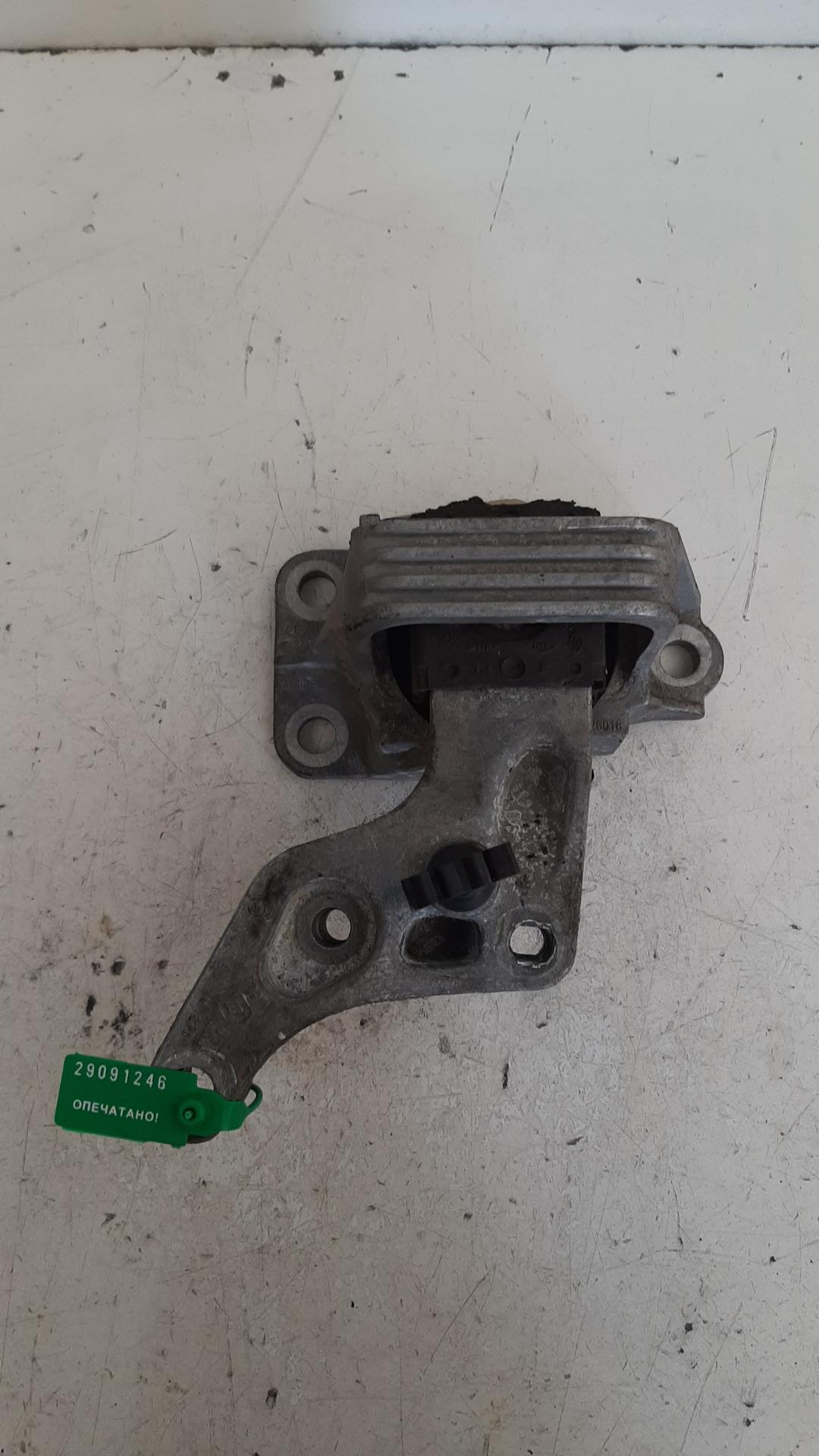 подушка крепления двигателя Renault Megane 3 поколение 2011, 112841371R - фото №1