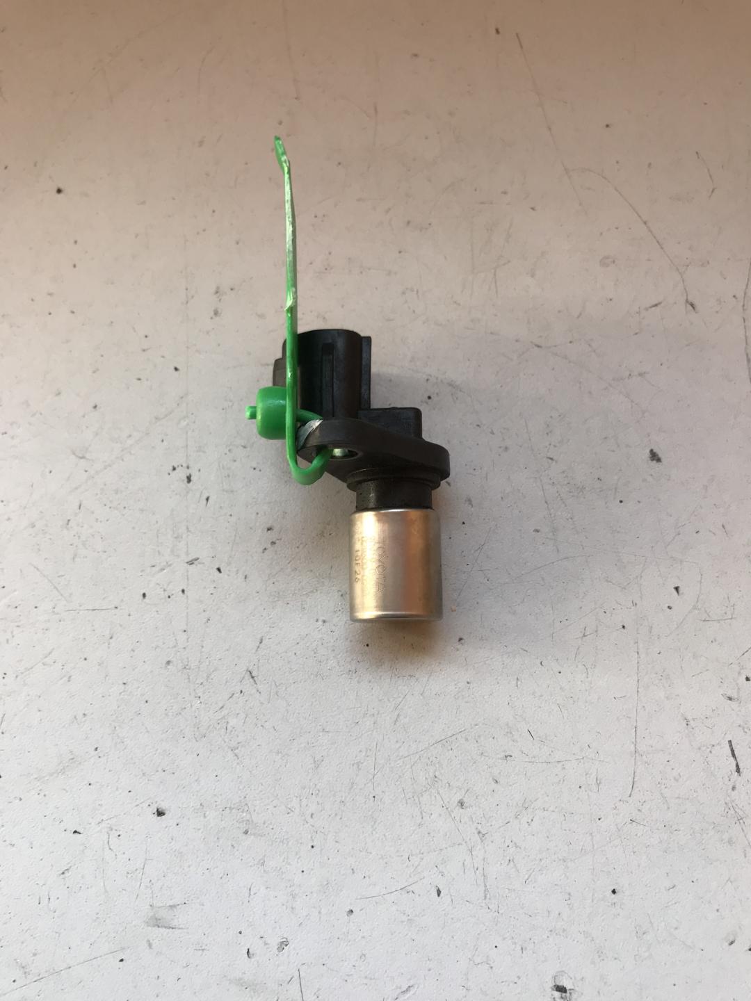 датчик коленвала Toyota Avensis 2 поколение (T250) 2004, 2.0 л., дизель, 9091905012, 0296000251, 10F26 - фото №1