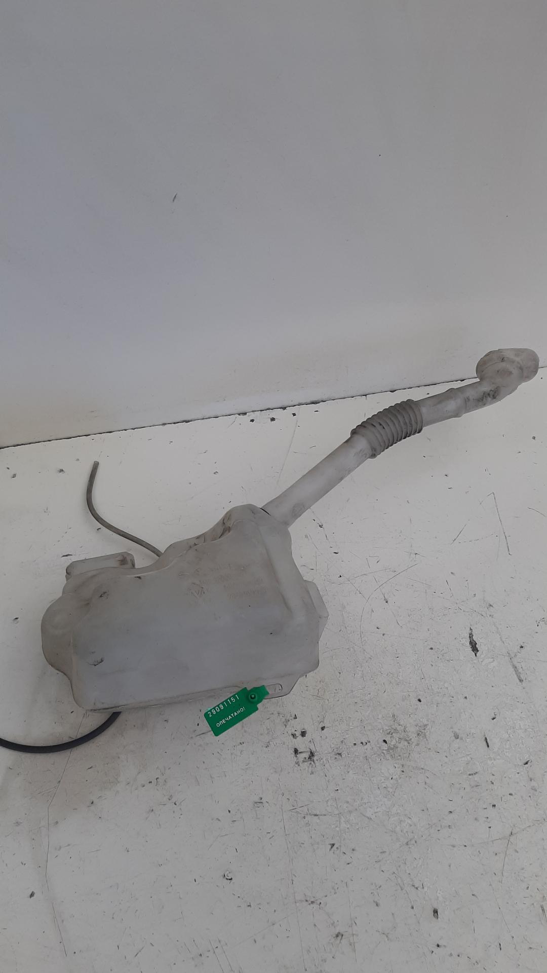 бачок омывателя Renault Megane 2 поколение 2002, 8200104706 - фото №1