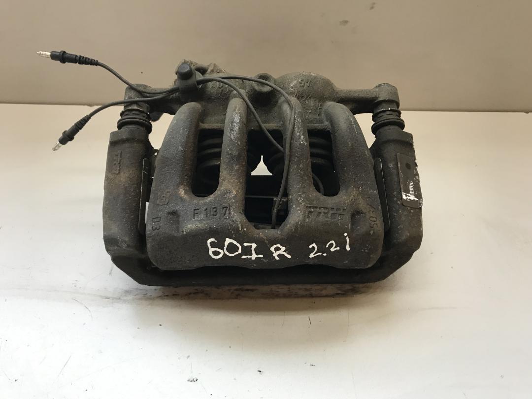 суппорт передний правый Peugeot 607 1 поколение 2004, 2.2 л., бензин - фото №1