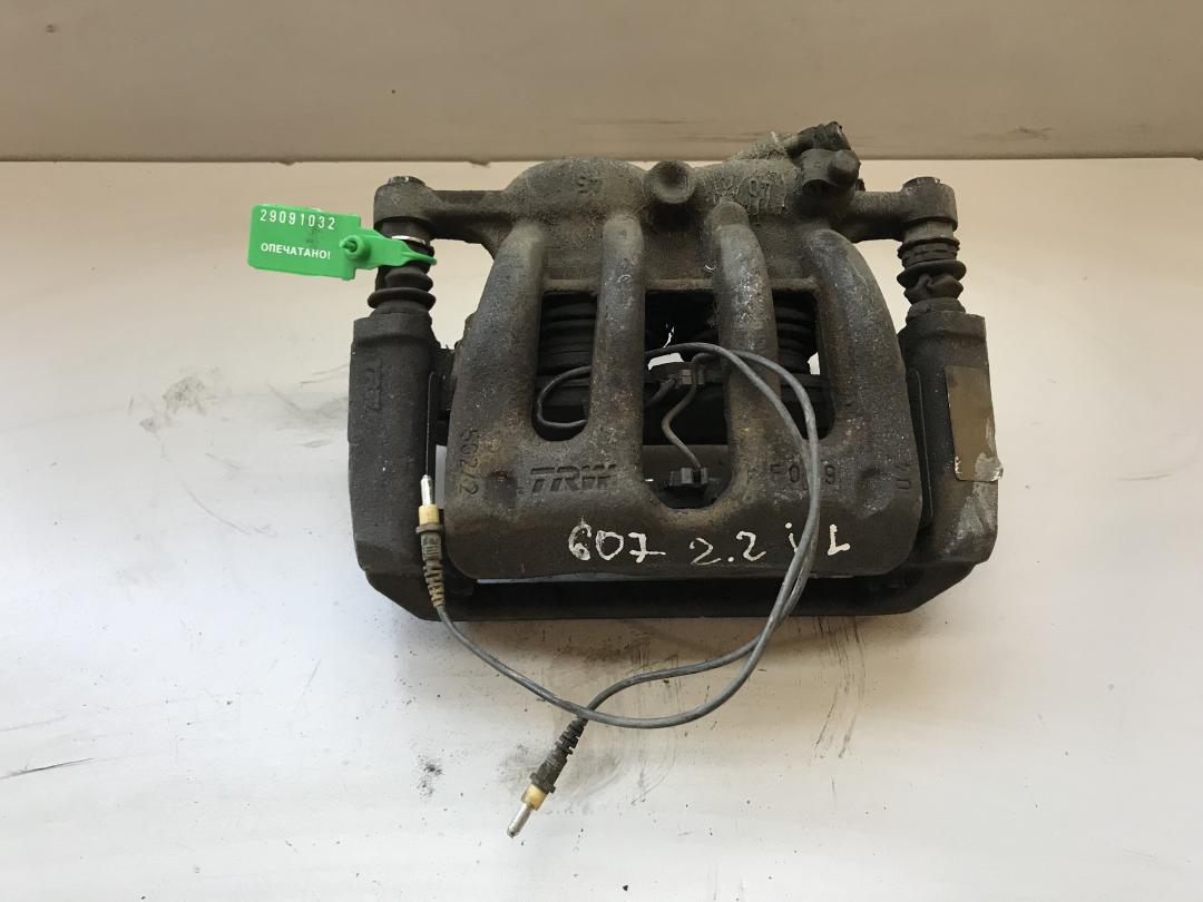 суппорт передний левый Peugeot 607 1 поколение 2004, 2.2 л., бензин - фото №1