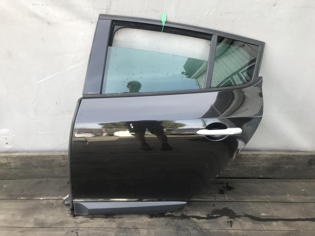 дверь задняя левая Renault Megane 3 поколение 2011, хетчбэк 5 дв. - фото №1