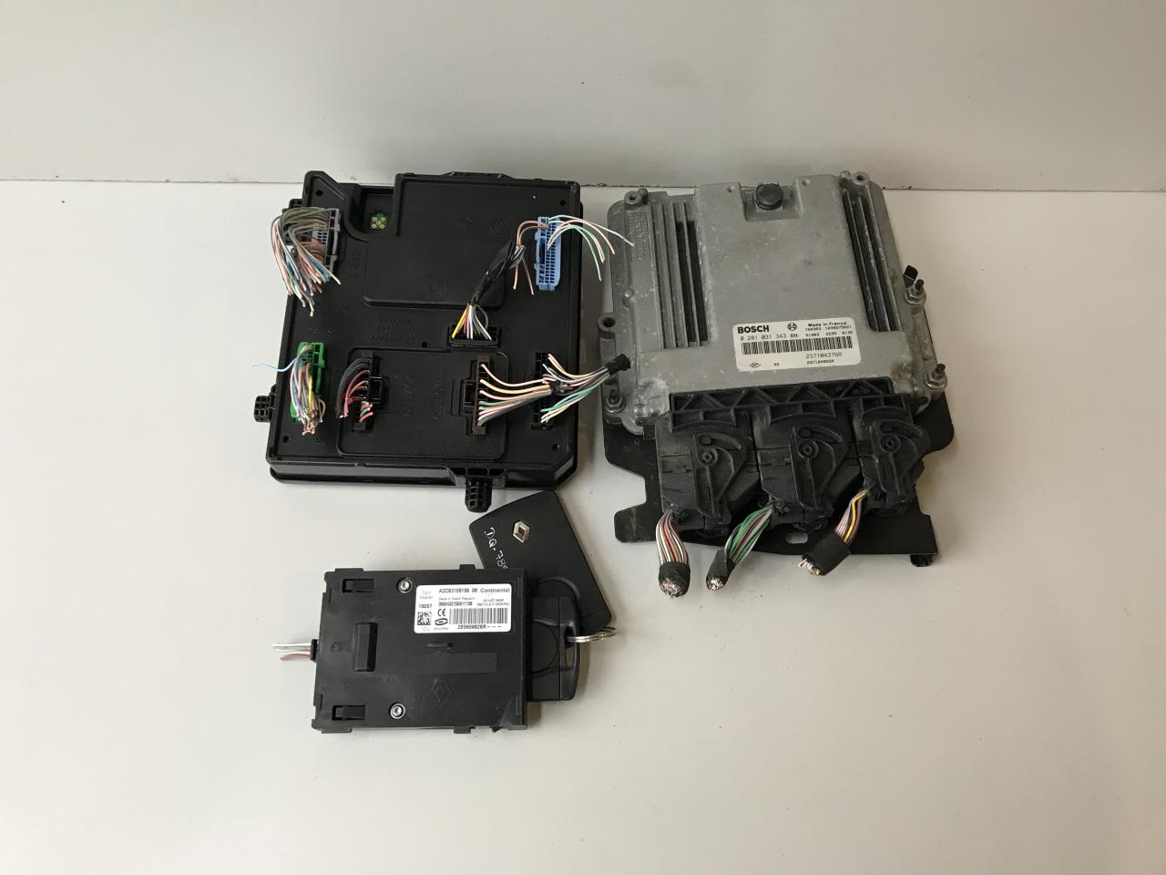 блок управления двигателем Renault Megane 3 поколение (2008 - 2014), 285909828R, 284B18225R, 0281031343, 237104376R - фото №1