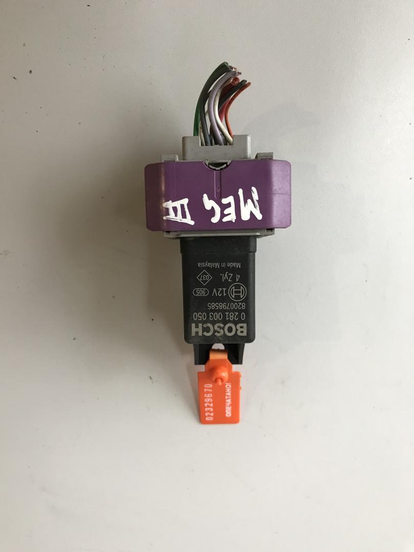 реле накала свечей Renault Megane 3 поколение (2008 - 2014), 0281003050 - фото №1