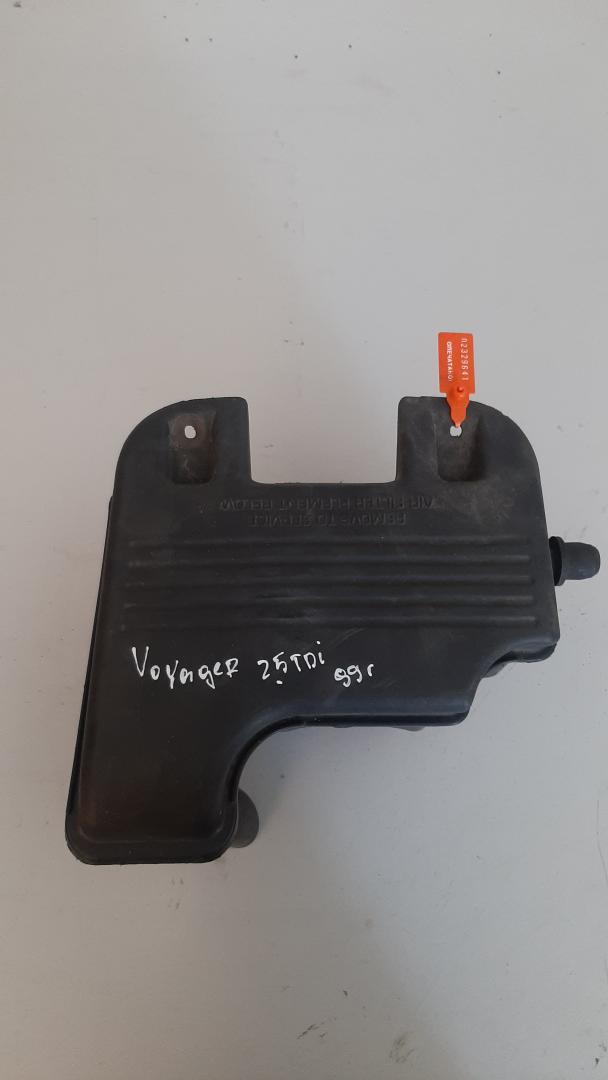 резонатор воздушного фильтра Chrysler Voyager 3 поколение 1999, 2.5 л., дизель, 04861178AA - фото №1