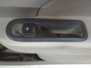 кнопка стеклоподъемника двери Renault Twingo 2 поколение 2010