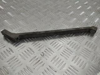 кронштейн генератора Renault Megane 2 поколение 2005, 1.6 л., бензин, МКПП, 8200122051
