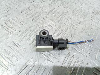 датчик удара Mercedes-Benz A-Класс W176 2013, A1668210151