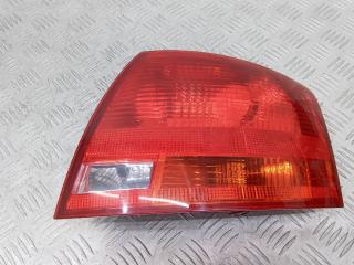 фонарь задний правый Audi A4 B7 2006, 8E9945096