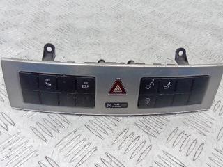 кнопка аварийной сигнализации Mercedes-Benz C-Класс W203/S203/CL203 2004, A2038704810